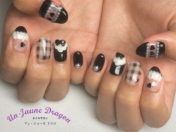 アン ジョーヌドラゴ/モノトーンネイル