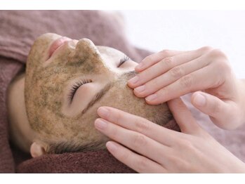 ディエール(Diailes)の写真/ニキビケアや肌荒れのお悩みを根本改善!大人気のハーブピーリングでざらつきを無くし発光するような艶肌へ