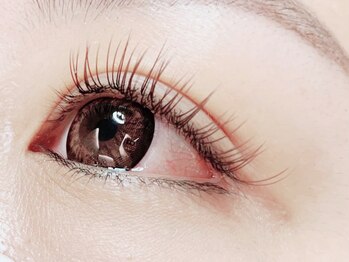 ウルカ アイラッシュ(uruka EYELASH)の写真/憧れの外国人風ブラウンまつ毛に☆フラットラッシュに+¥550で新導入のロイッシュカラー2色までMIX可能★