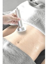 サロン ド シャルール/GROTTI PROで余分な脂肪をカット