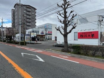 ビダンドウ(BIDANDO)/国道19号線側から見た駐車場