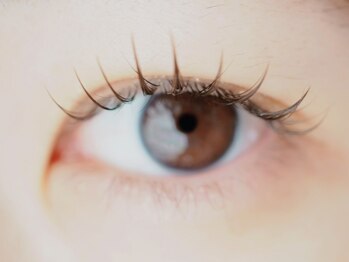 アイラッシュサロン ブル 松戸東口店(Eyelash Salon Bull)の写真/《１番人気のカーキブラウン♪》ワンポイントも◎肌馴染のいいMIXも◎オシャレな大人女性にこそおすすめ☆