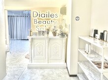 ディエール(Diailes)の雰囲気（白を基調とした清潔感のある店内。最新技術のケアで肌質改善！）