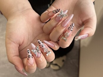 レーヴ(Reve)の写真/【ご新規様やり放題（長さだしあり）¥9,306】フォルムにこだわった長さだしで、綺麗な指先を演出します♪