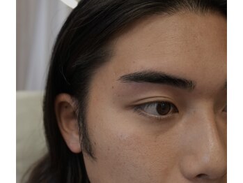 ザート ネイルアンドアイ アトリエ(ZAT nail&eye atelier)の写真/【骨格に合わせた黄金比眉】初めてのアイブロウでもお任せ♪自分史上最高の「似合う」をプロがデザイン◎
