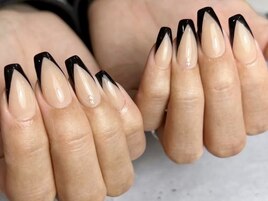 ベースカラー有 黒フレンチ