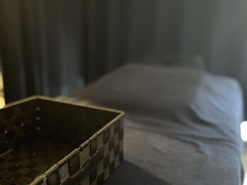 ラクナル/暗い部屋でのご案内も可能です