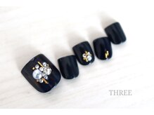 スリー 自由が丘(THREE)/ネイビーフットネイル