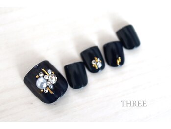 スリー 自由が丘(THREE)/ネイビーフットネイル