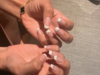 エルミンネイル(Hermine Nail)の写真/指先を綺麗に魅せてくれるOLオフィス向きの上品なデザインもお任せ☆爪の形や長さを見極めてご提案します◎