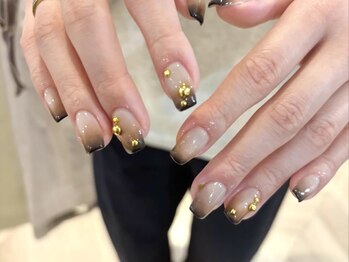 ネムノ(nemno)の写真/<持ち込みOK*初回オフ無料>他と被らない"センス大爆発"なニュアンスネイル!大人っぽい個性派デザインが得意