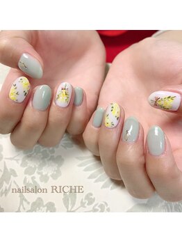 リッシュ(RICHE)/かわいい春ネイル！ミモザネイル