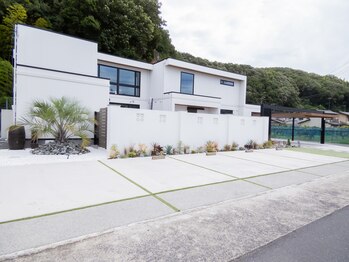 チル(Chill)/サロンの駐車場