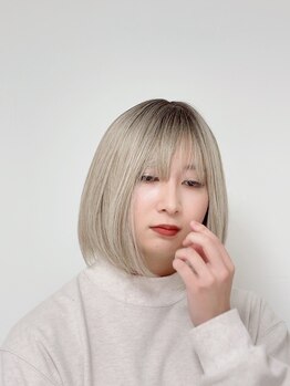ブルースター(BLUE STAR)/上品さが際立つ女装メイク