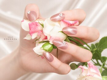 サロンドルクリア 銀座店(Salon de LUCULIA)の写真/特別な日のネイルは華やかデザインで決まり♪【完全半個室】で叶える、ブライダルにもご褒美にも◎！
