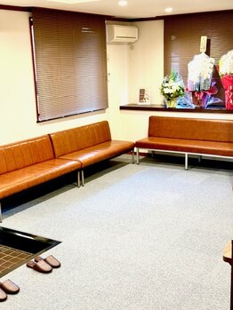 グイット 4号宇都宮今泉町店(Goo-it!)/広い待合スペース