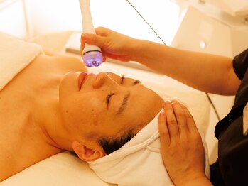 ディアナ ビューティー(Diana Beauty)の写真/最新ハイパーナイフ7×コルギの組み合わせで更に小顔効果UP◎誰もが憧れるすっきり小顔と美肌を同時にGET♪