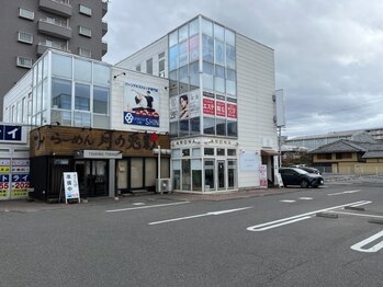 ビダンドウ(BIDANDO)/東棟の2階！ガラス面に看板☆