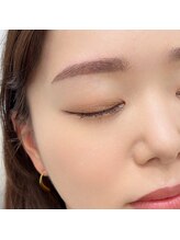 エムズ(m's)/メイクや髪色に合わせて眉メイク