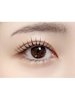 ナチュラル上品な目元にしたい