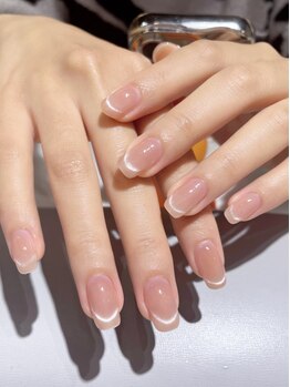 ドラネイル(Dola Nail)の写真/丸みのある奥行き感たっぷりの仕上がり、可愛すぎヤバイ♪流行りのパーツと相性抜群なマグネットネイル☆