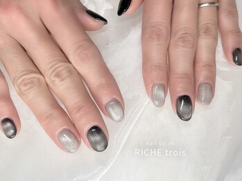 リッシュ トロワ(RICHE trois)/ぷるぷるマグネットネイル