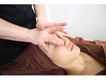 桜桃 大船笠間口店の写真/【大人気】顔まわり＆デコルテケアでスッキリ♪