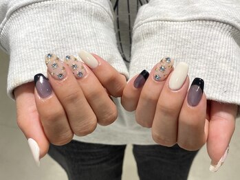 トリッカバルコニー ハヤマ(tricca Balcony Hayama)/ビジューネイル