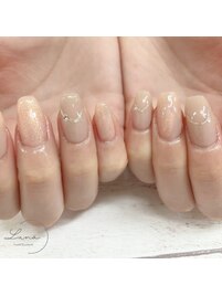 淡いオレンジのニュアンスネイル