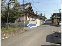 もむーん momoon/公園とお寺さんの間に入り