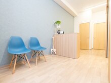 さくらコリーヌ整骨院の雰囲気（明るく清潔感があり、個室でゆっくりと施術を受けられます！）