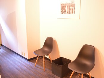 ツルミ(Tsurumi)/待合いスペース