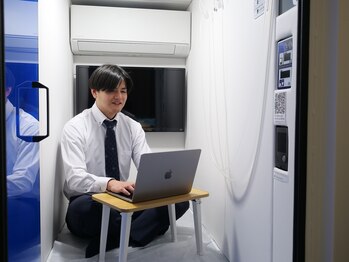 エムツビューティサロン(M2 beauty salon)/男性がPC作業もできる空間です