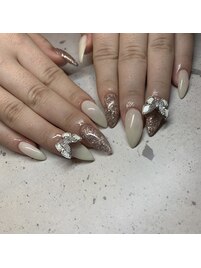 蝶々ラメホワイト[新宿/新宿駅]