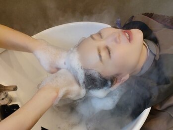 エデン(Eden)の写真/【プレミアムVEENAヘッドスパ】ヘッドマッサージで身体をほぐして身も心もリラックス◎自分へのご褒美に♪