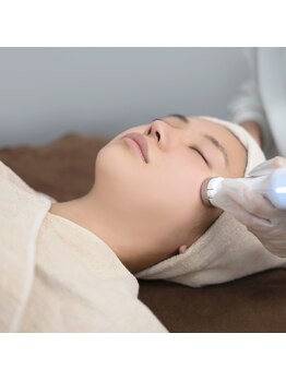 小顔×肌質ケア&経絡ヒーリングKimusubi の写真/話題のプラズマ水素エイジングケア!年齢に応じた丁寧なケアで、潤いあふれるツヤ肌へ導きます♪