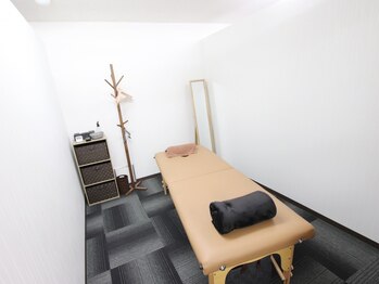 リストレッチ 藤沢店(Reストレッチ)の写真/【全室個室♪清潔感◎】仕事やPC/スマホによる首や目の疲れに最適![ストレッチ&もみほぐし/藤沢4分]