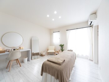 レイ 高崎院(rei)/白を基調とした店内です♪