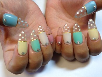 ラウト デコレーションアンドネイルサロン(Lauto Decoration&Nail Salon)/ドットネイル
