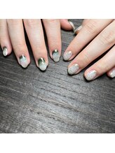 イル(ile)/天然石風アシンメトリ―ネイル