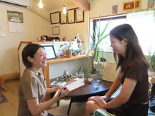 サオリ プラス アーユルヴェーダ(Saori+Ayuruveda)の雰囲気（初回は丁寧にお話を聞いてメニューを決めます。）