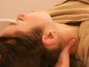 アウェア 銀座(aware)の写真/【極上睡眠×リラックス個室×疲労改善】ヘッドスパでじっくりとほぐして、首・肩のお疲れをスッキリ解消！