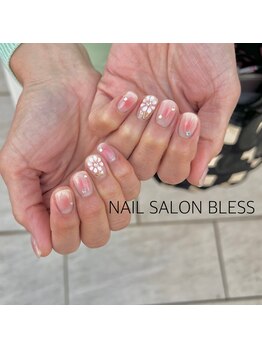 ブレス(BLESS)/チーク×ぷっくりフラワー