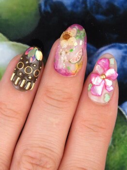 カラーズ 浜松店(colors)/甘辛MIXリゾフラネイル(*^^*)♪