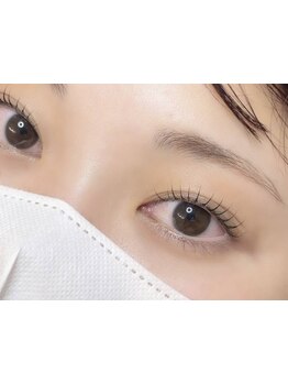 ナチュラル上品な目元にしたい