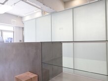 ディーネイル アイラッシュ オカザキ(DEE nail×eyelash okazaki)の雰囲気（1Fで受付&お会計をお願いいたします）