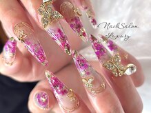 ネイルサロンラグジュアリー 梅田店(LUXURY)/