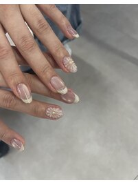 magnet × beigeFrench
