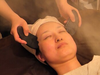 コカゲ(Kokage)の写真/【歴10年以上の確かなオールハンド施術】熟練の手技でおもてなし＊顔のくすみ・コリ・むくみをスッキリ解消