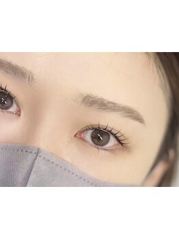 ナチュラル上品な目元にしたい